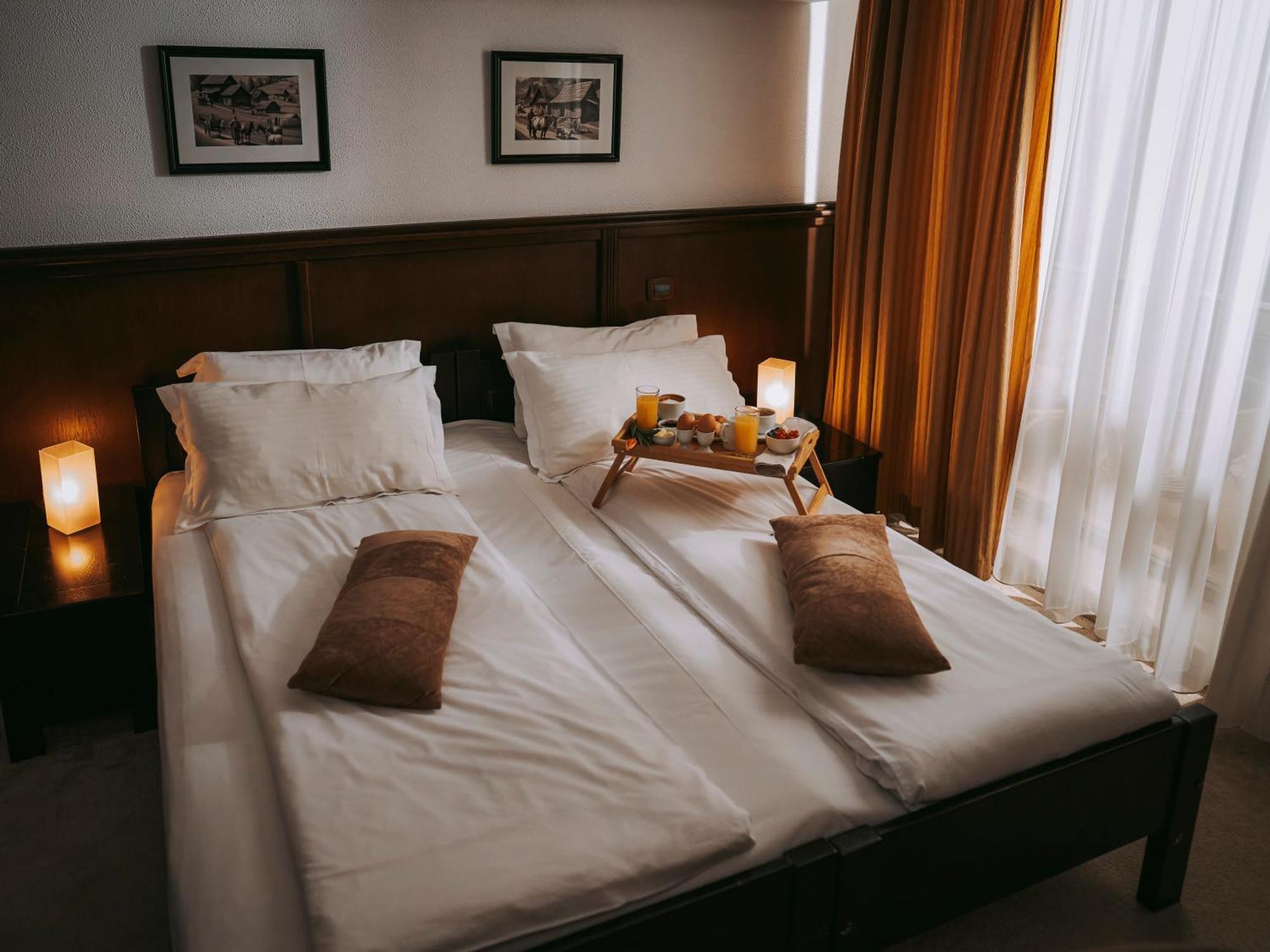 Hotel & Restaurant Sofia Sucevita Esterno foto
